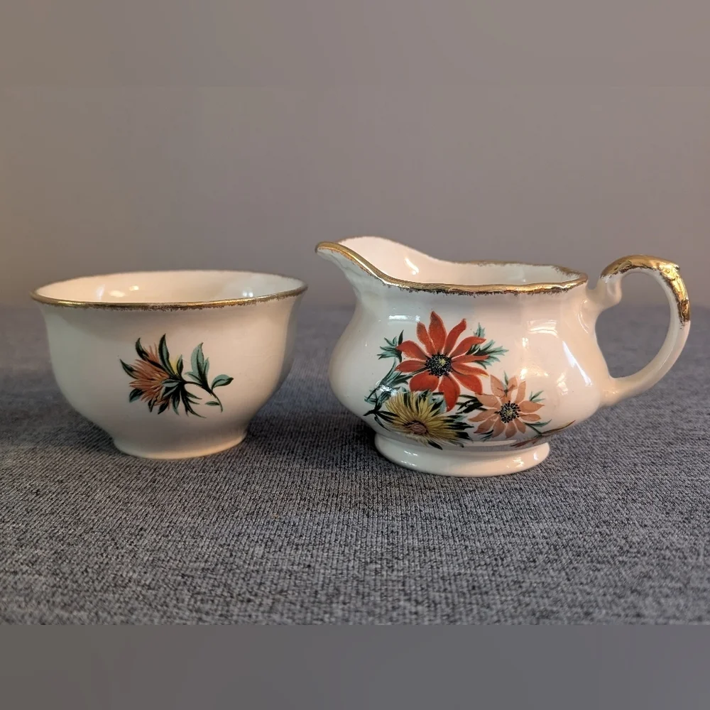 Grindley "Cream Petal" Creamer and Sugar Bowl Set, Floral - Picture 2 of 5
